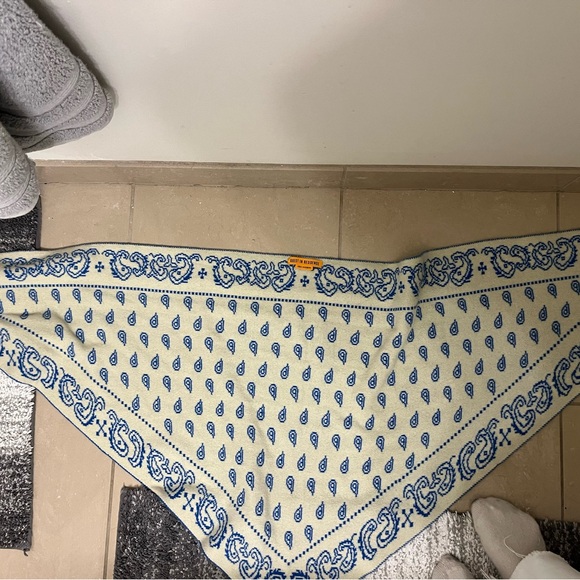 Guest in. Residence wild rag scarf - Picture 3 of 5